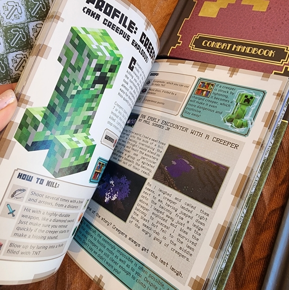 Minecraft The Complete Handbook Collection - Picture 8 of 11